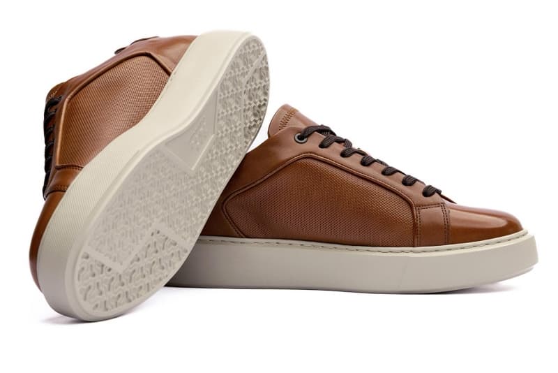 Brown natural leather sneakers